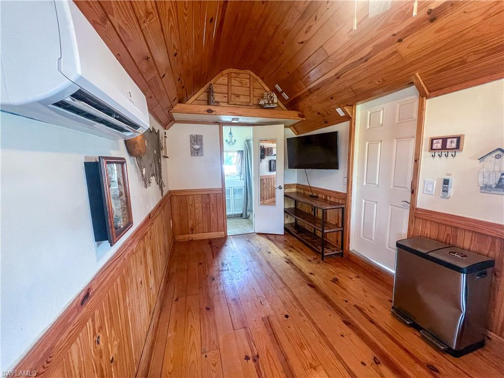 2595 Pine St Property Photo 15