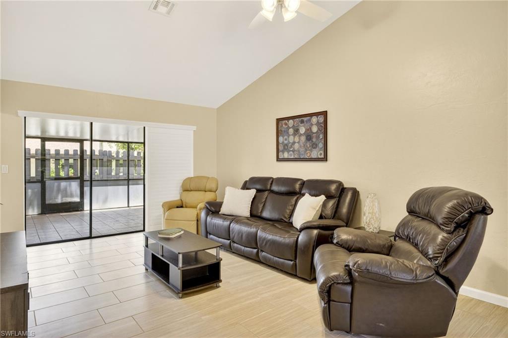 13137 Hampshire Ct Property Photo 4