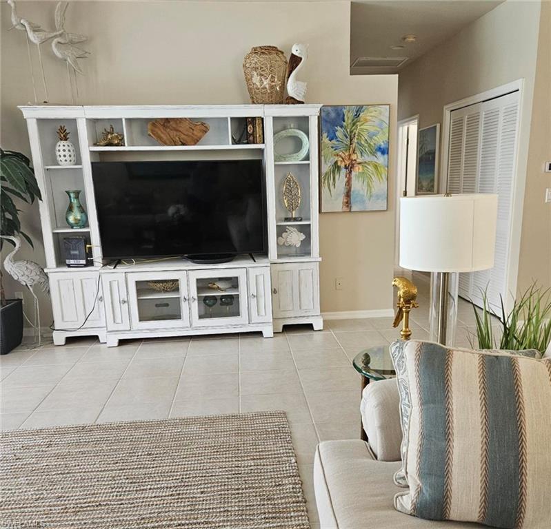 7687 Cameron Cir Property Photo 14