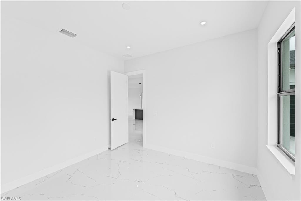 3010 72nd St W Property Photo 30