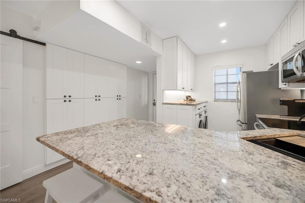 290 Banyan Blvd # 290 Property Photo 5