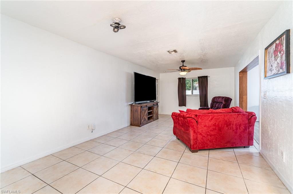 1214 Sw 8th Ct Property Photo 8