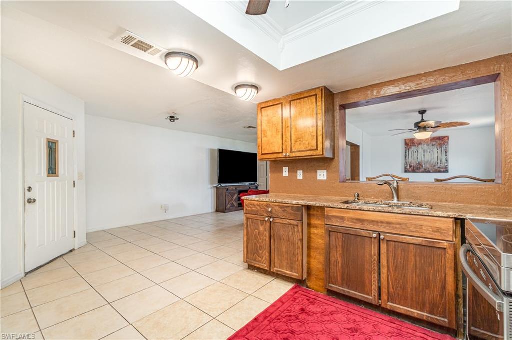 1214 Sw 8th Ct Property Photo 10