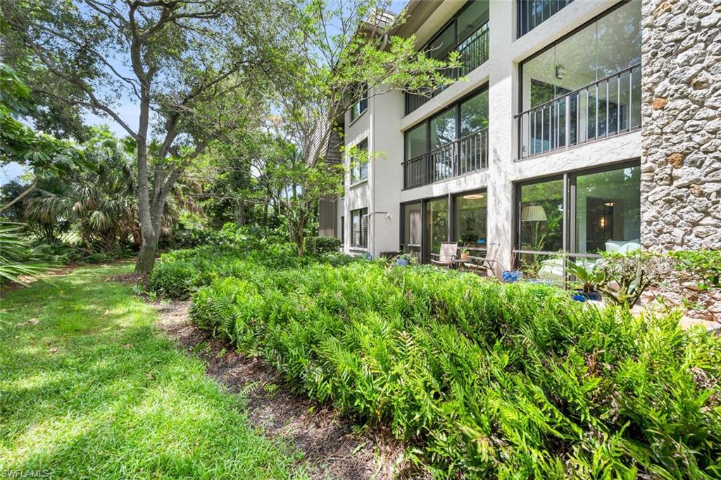 5950 Pelican Bay Blvd # 111 Property Photo 16