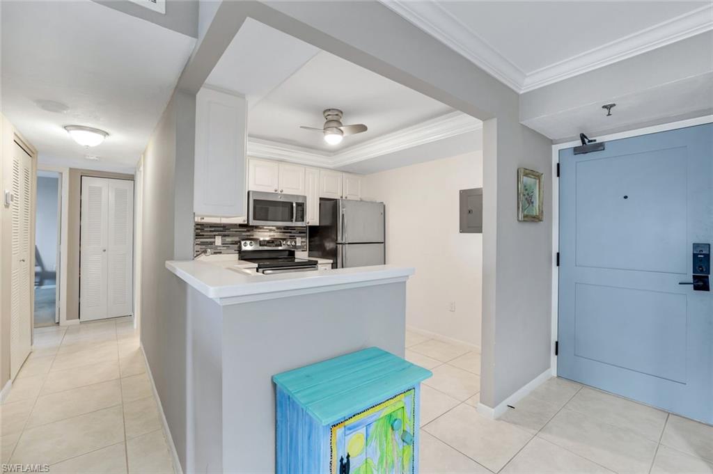 260 Seaview Ct # 407 Property Photo 5