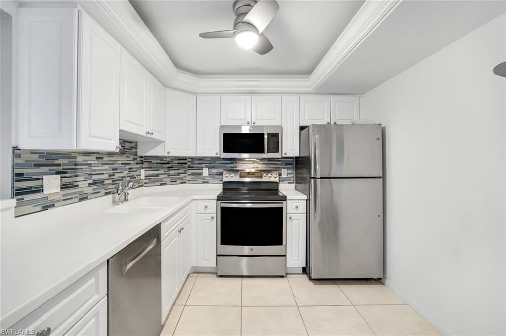 260 Seaview Ct # 407 Property Photo 6