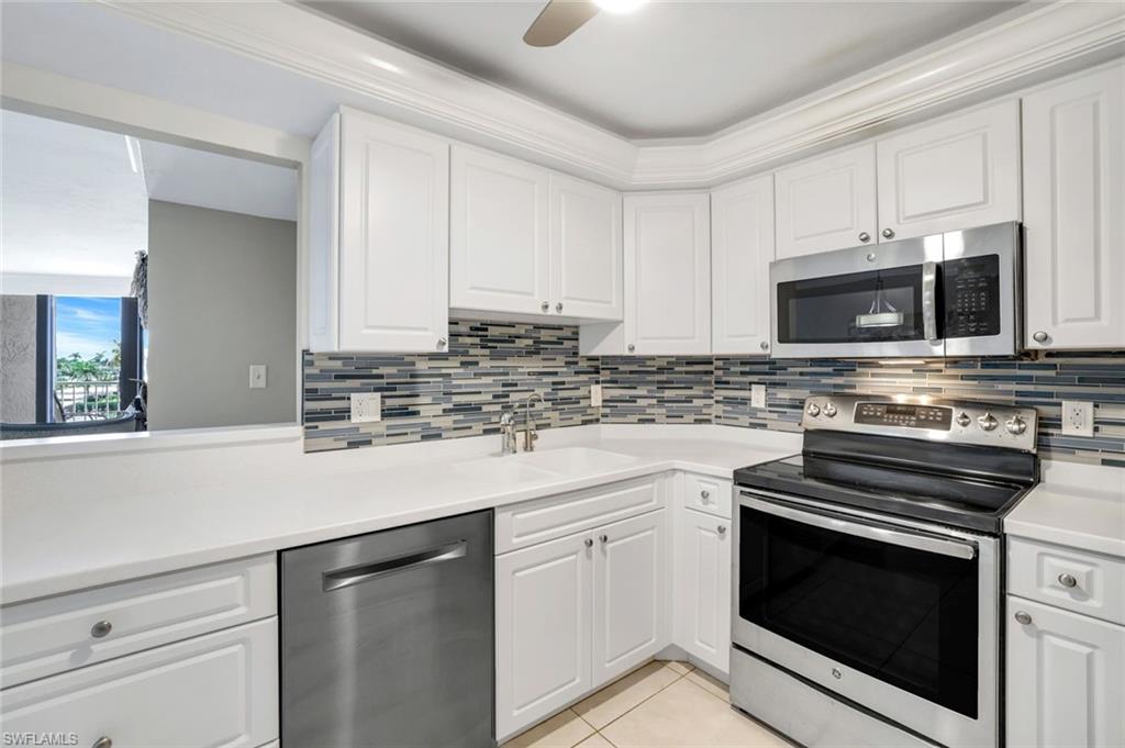 260 Seaview Ct # 407 Property Photo 7
