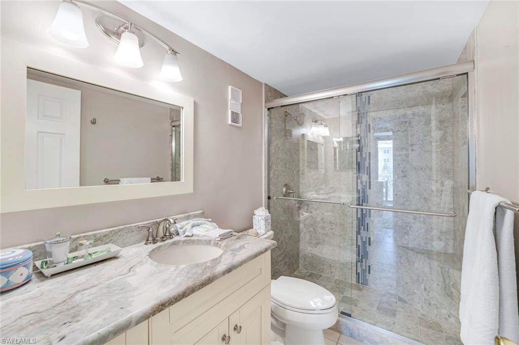 260 Seaview Ct # 407 Property Photo 15