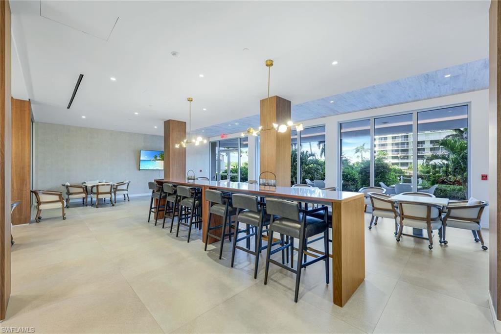 260 Seaview Ct # 407 Property Photo 23