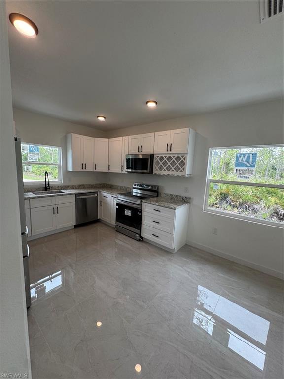 27189 N Twin Lakes Dr Property Photo 4