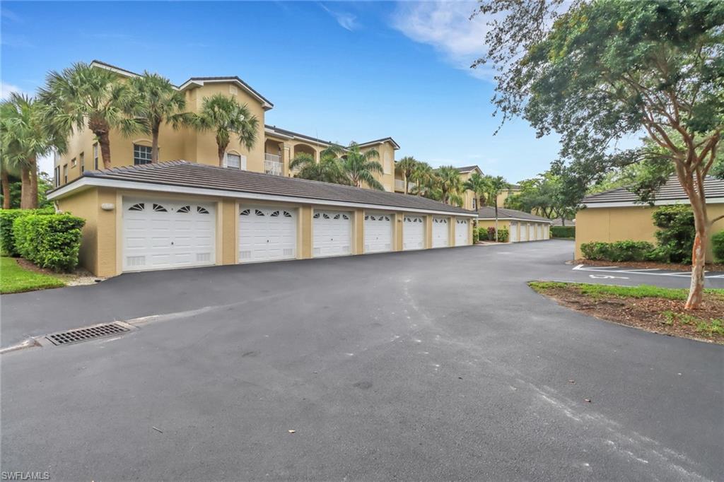 3471 Pointe Creek Ct # 202 Property Photo 3