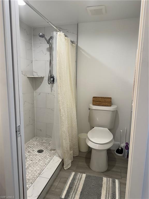 5665 Trailwinds Dr # 616 Property Photo 22