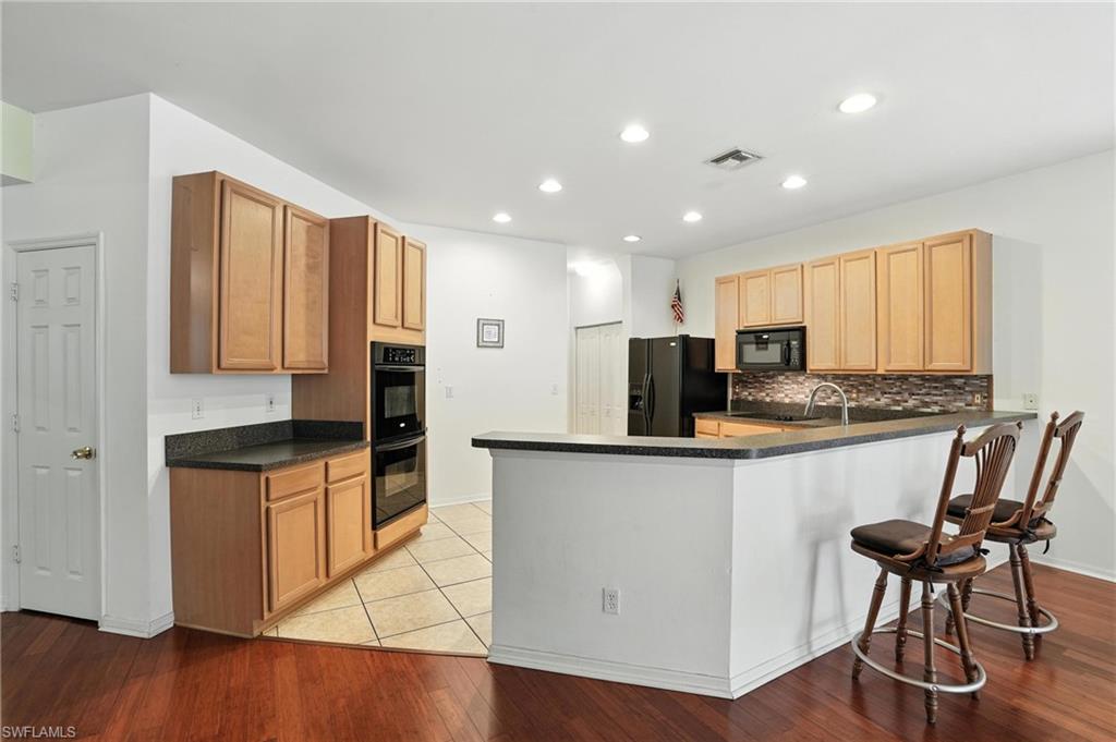 10043 Winding River Rd Property Photo 15