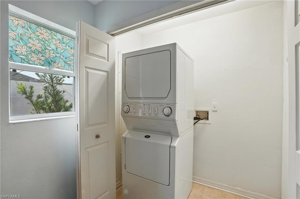 10043 Winding River Rd Property Photo 36