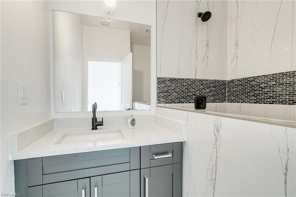 4725/4727 27th St Sw Property Photo 14