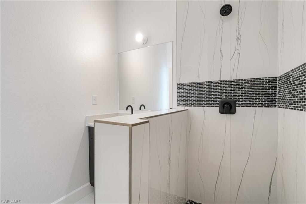4725/4727 27th St Sw Property Photo 15