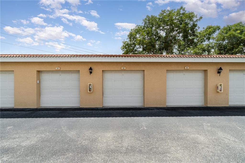 9025 Colby Dr # 2121 Property Photo 2