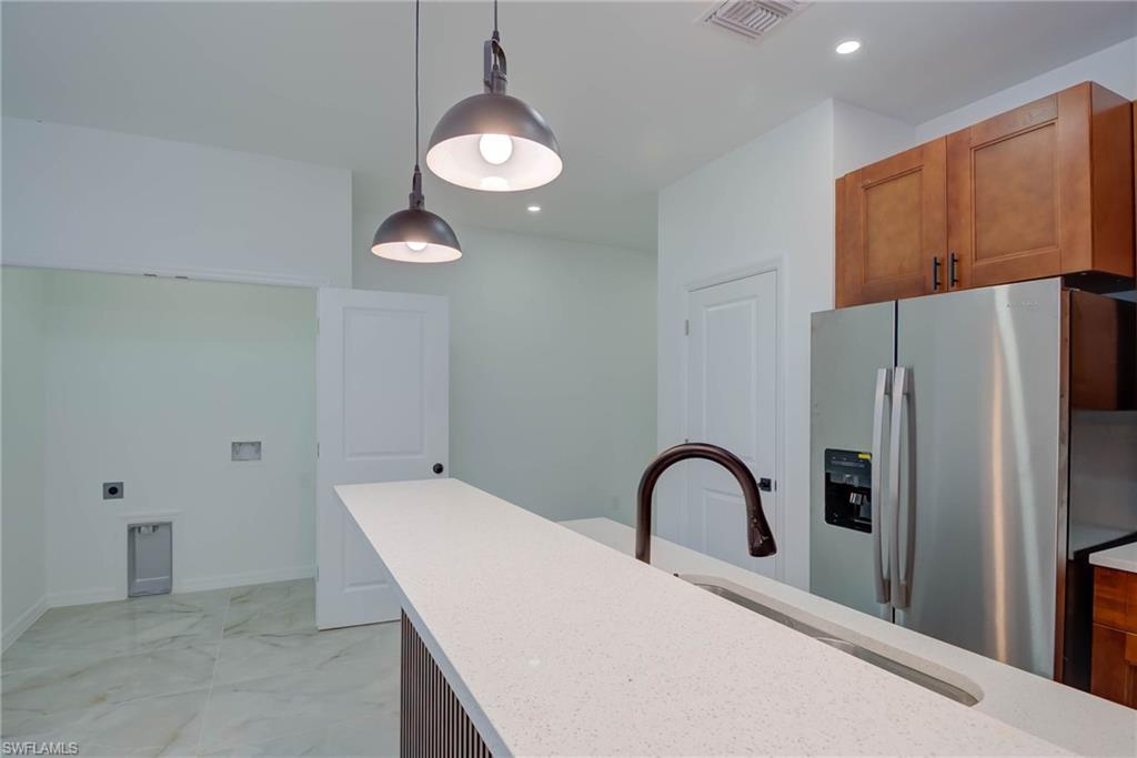 812 Jaguar Blvd Property Photo 6