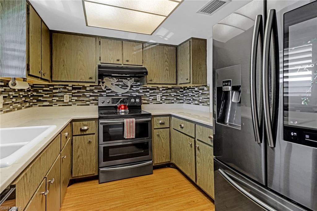 300 Valley Stream Dr # A10 Property Photo 3