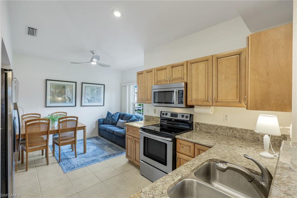 437 Wiggins Lake Ct # 201 Property Photo 8