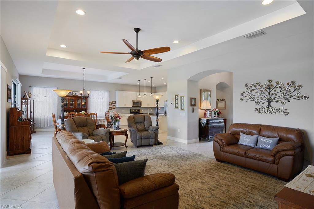 10037 Avalon Lake Cir Property Photo 6
