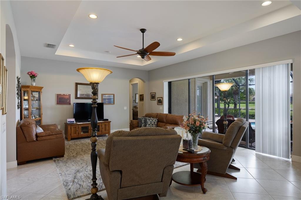 10037 Avalon Lake Cir Property Photo 9