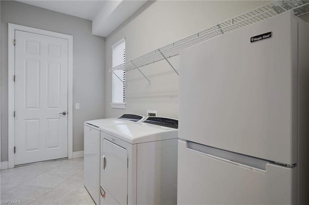 10037 Avalon Lake Cir Property Photo 20
