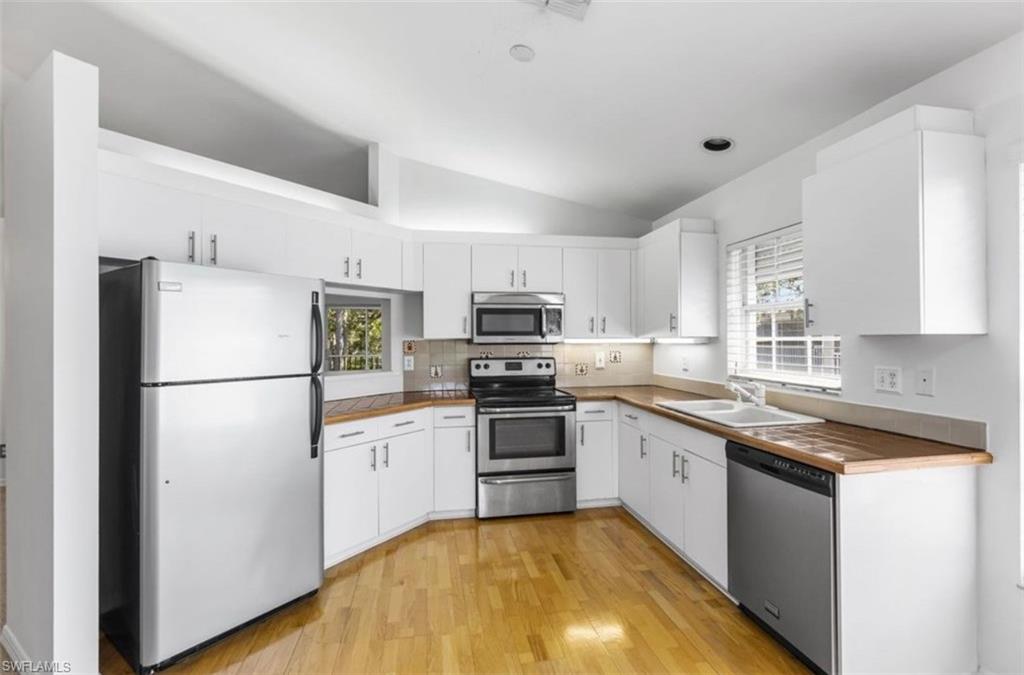 3730 Fieldstone Blvd # 8 Property Photo 3