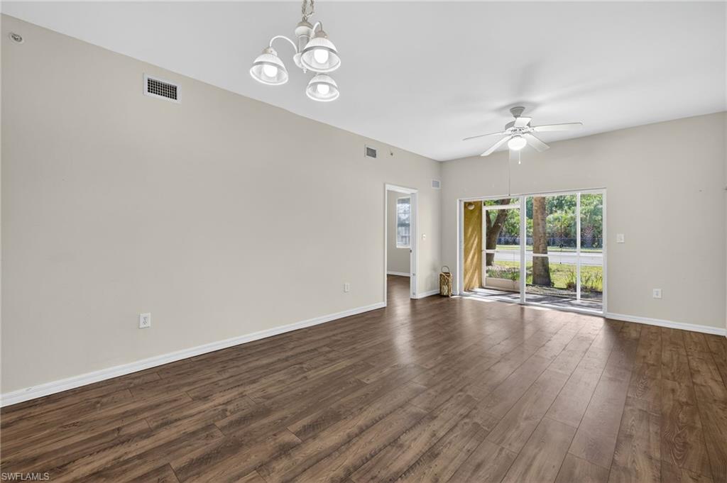 950 Hancock Creek South Blvd # 115 Property Photo 5
