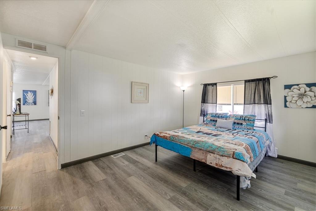 952 Days Ln Property Photo 12