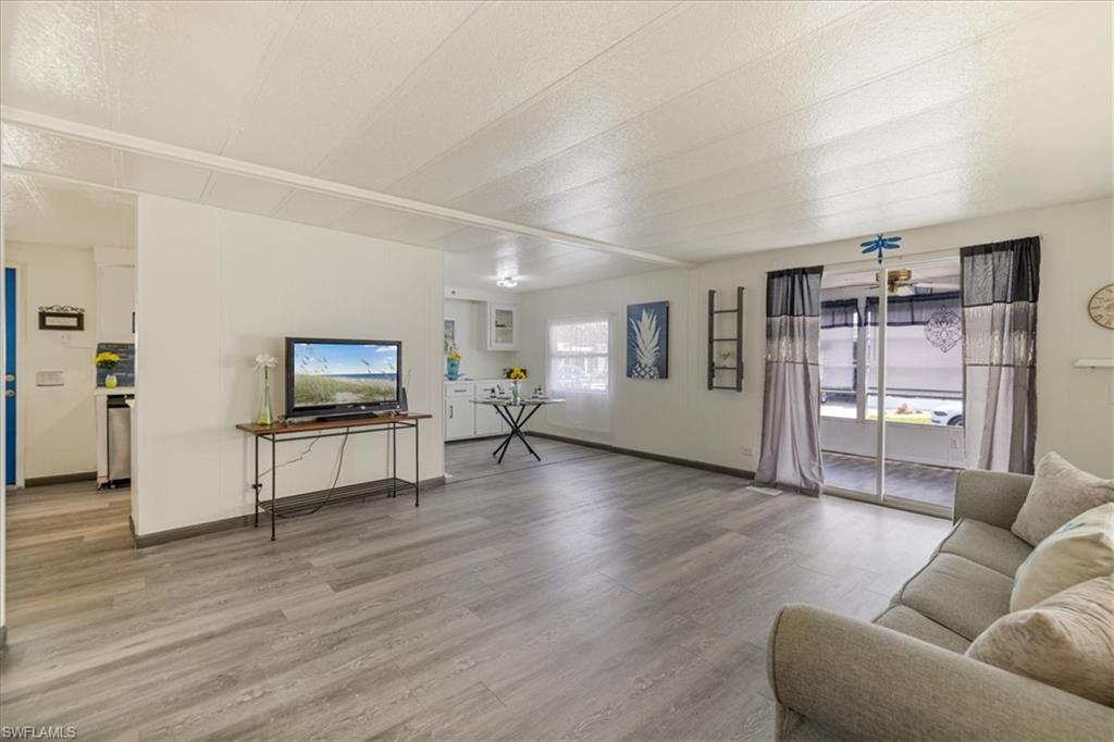 952 Days Ln Property Photo 19