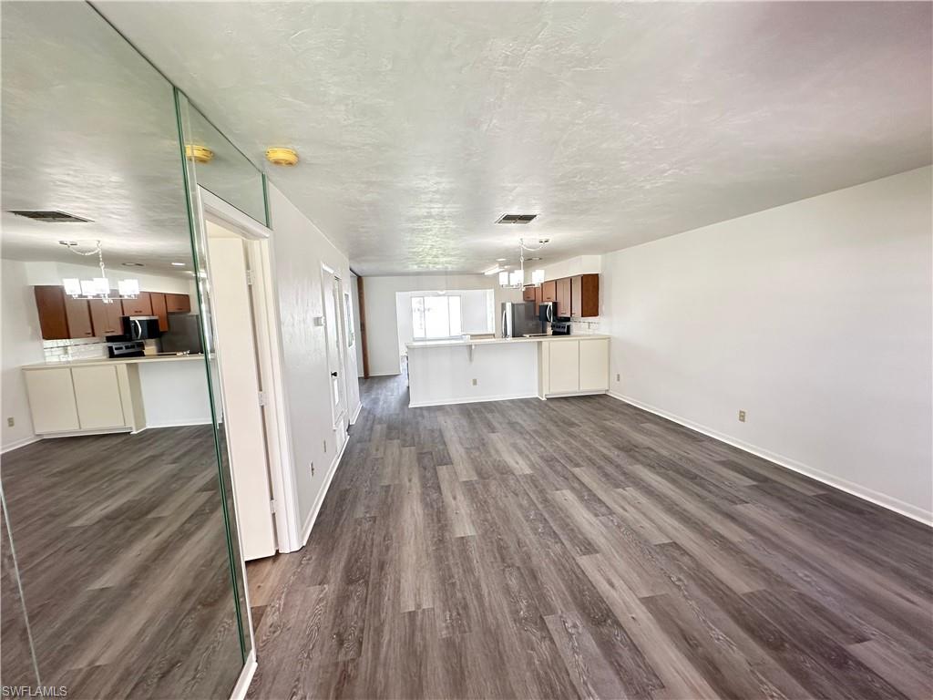 1605 Ridgecrest St Property Photo 7