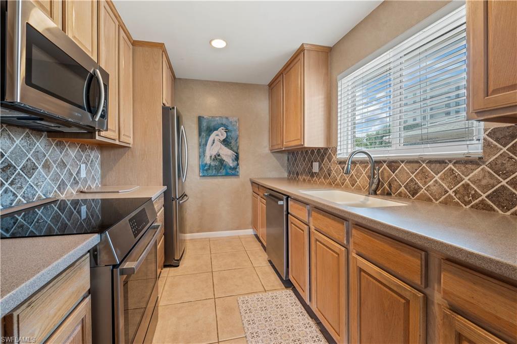 2500 Gulf Shore Blvd N N4 Property Photo 2