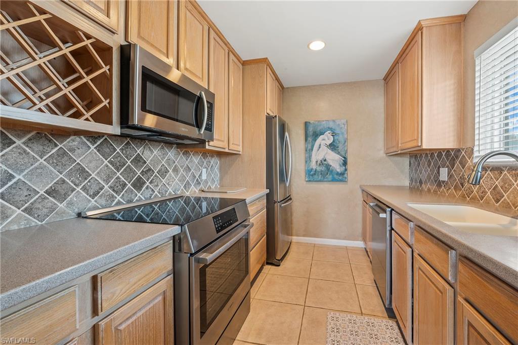 2500 Gulf Shore Blvd N N4 Property Photo 3