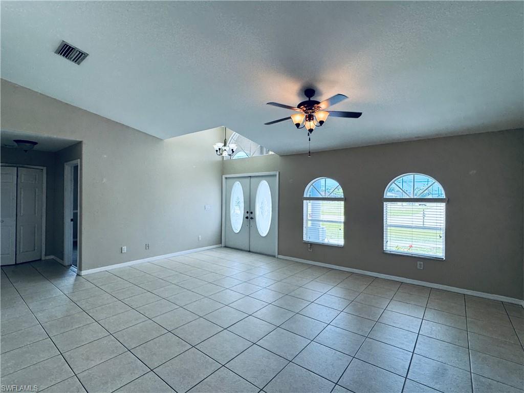 161 Se 1st Pl Property Photo 2