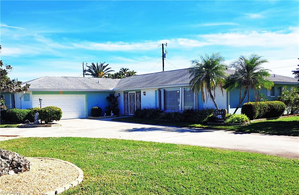 1727 Lakeview Blvd Property Photo 1