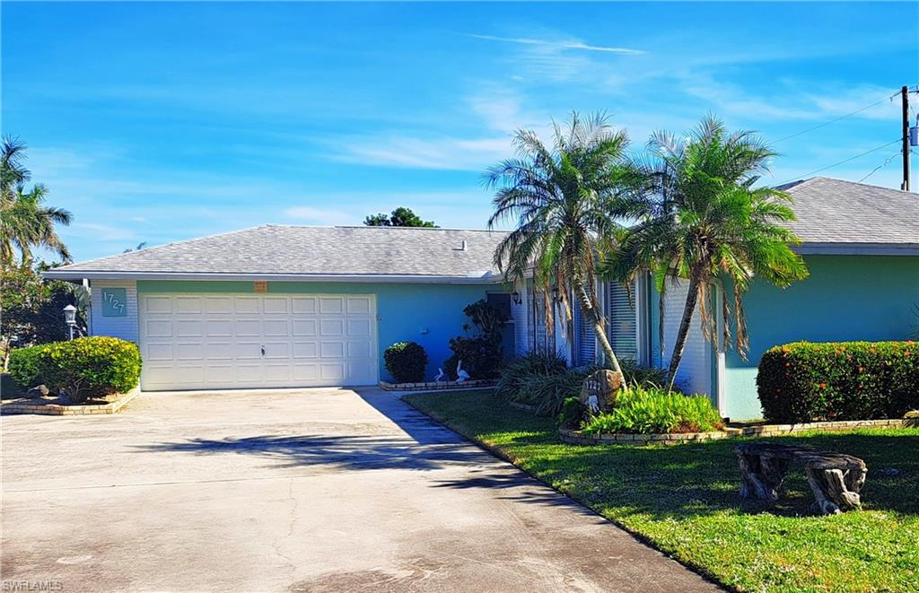1727 Lakeview Blvd Property Photo 2
