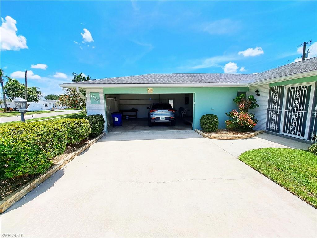 1727 Lakeview Blvd Property Photo 4