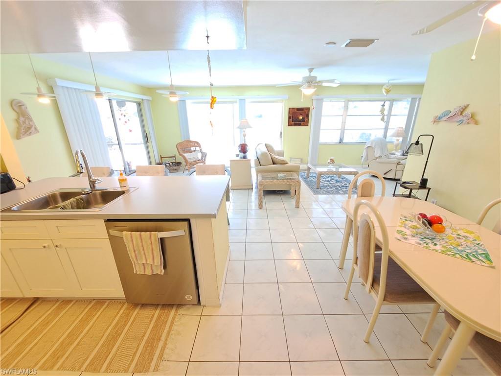 1727 Lakeview Blvd Property Photo 9