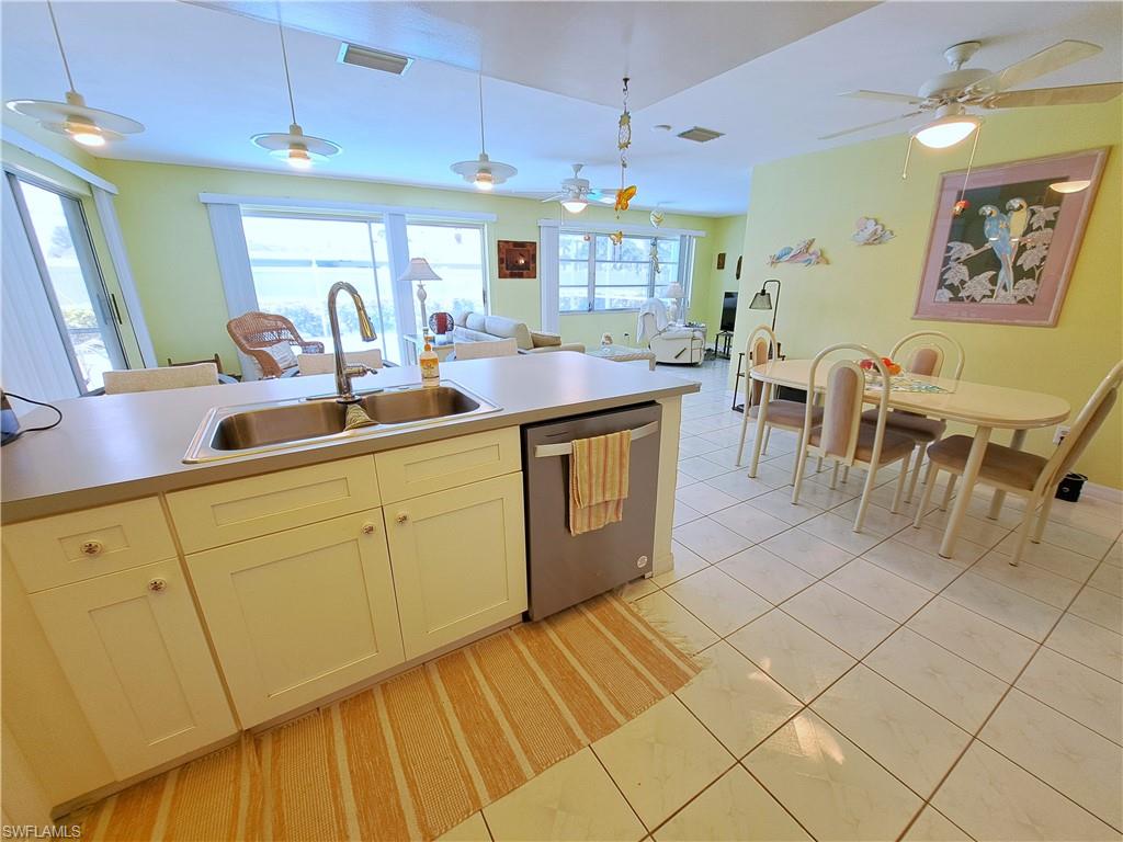 1727 Lakeview Blvd Property Photo 10