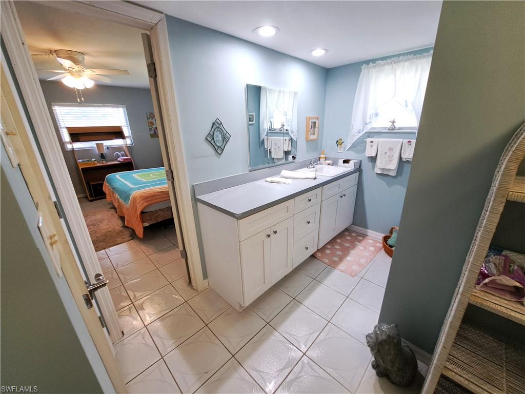 1727 Lakeview Blvd Property Photo 27