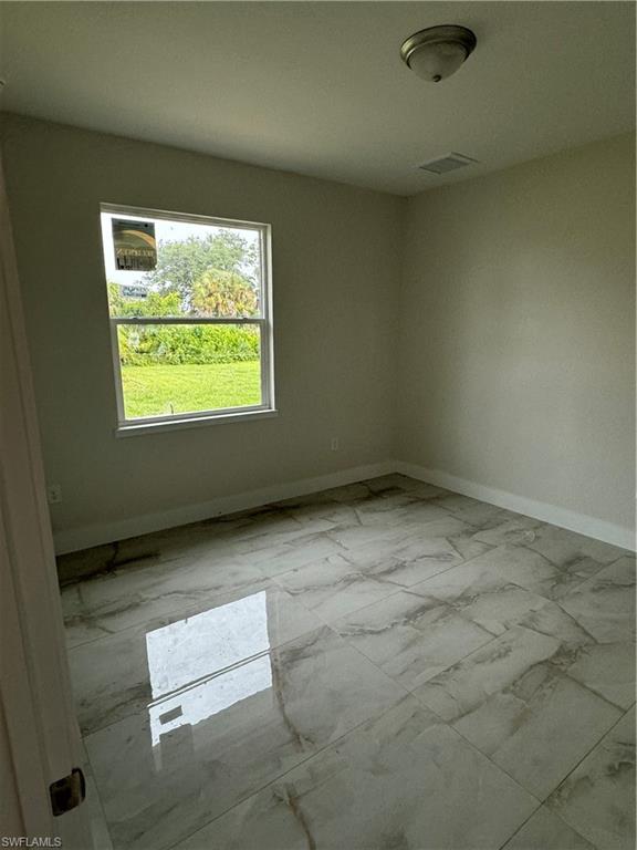 3304 11th St W Property Photo 11