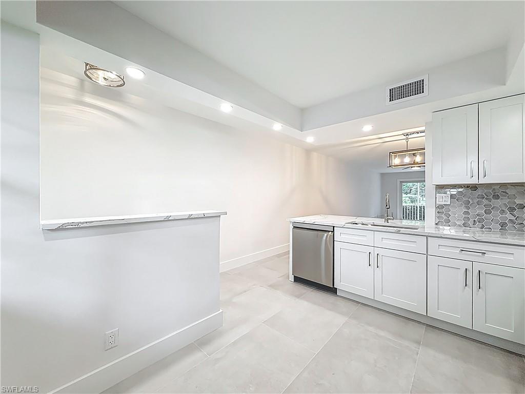 4701 Martinique Dr # L1 Property Photo 10