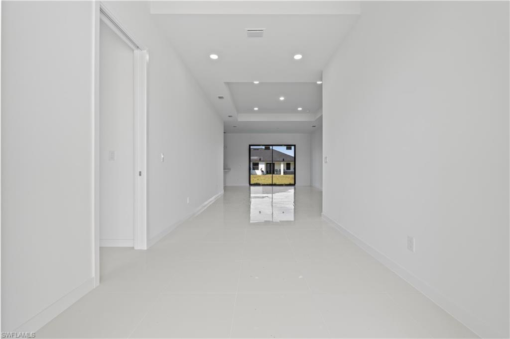 2908 Ne 7th Pl Property Photo 3