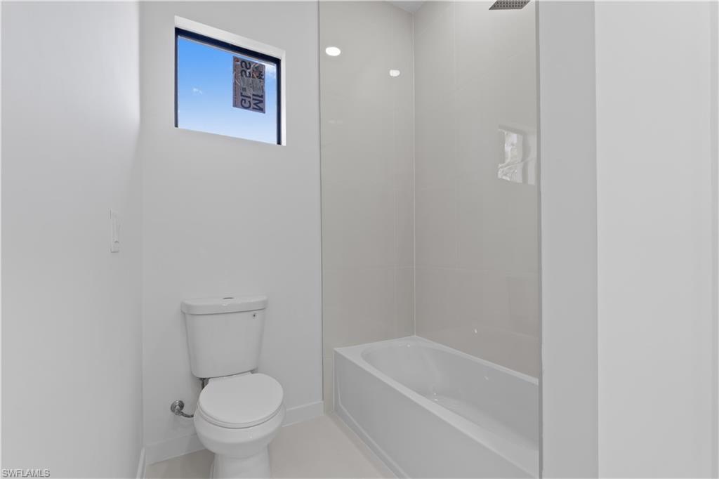 2908 Ne 7th Pl Property Photo 25