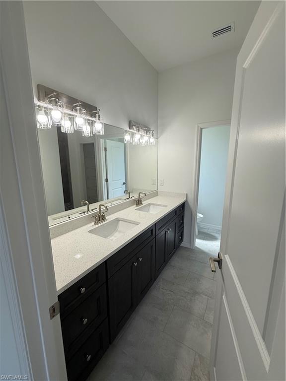 1042 N Bronze Ct Property Photo 10