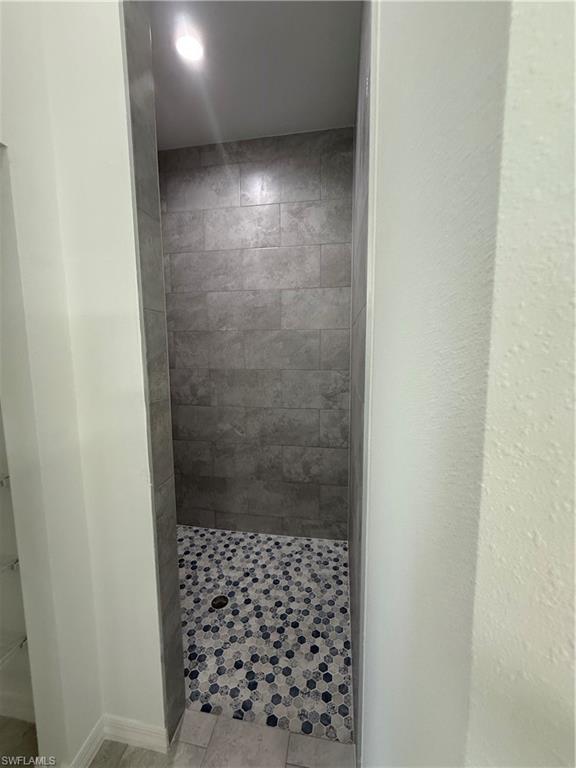1042 N Bronze Ct Property Photo 11