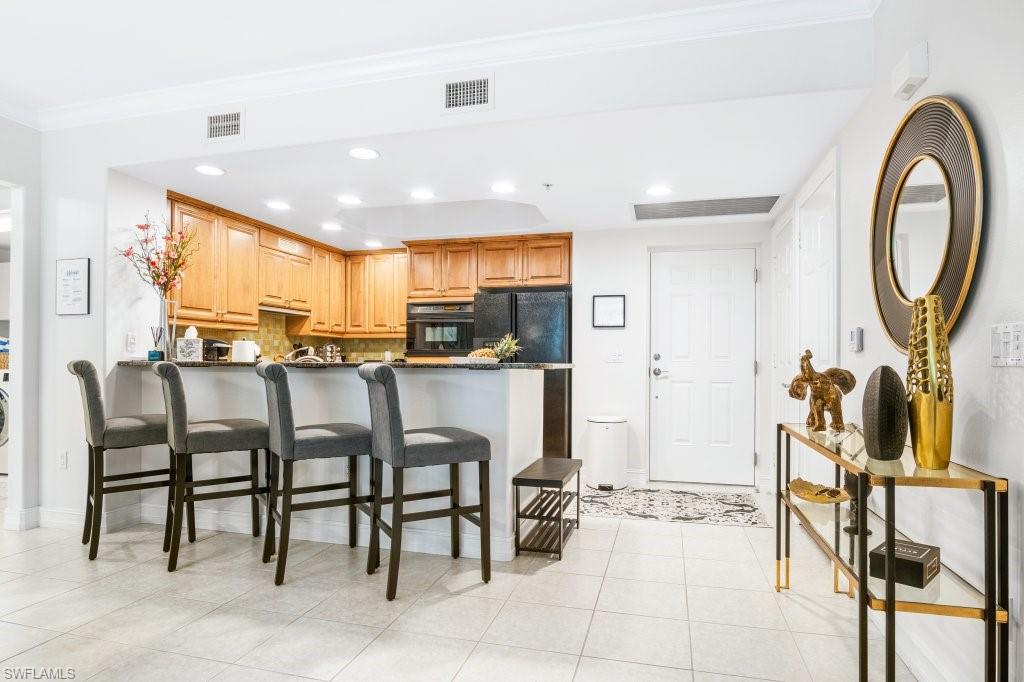2728 Tiburon Blvd E # 203 Property Photo 2
