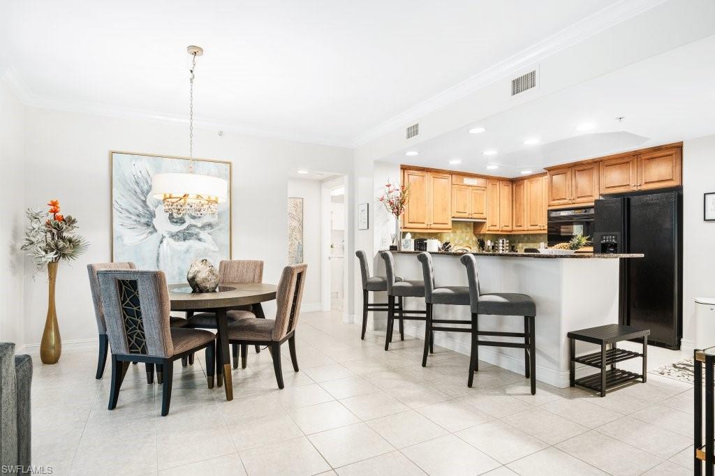 2728 Tiburon Blvd E # 203 Property Photo 3