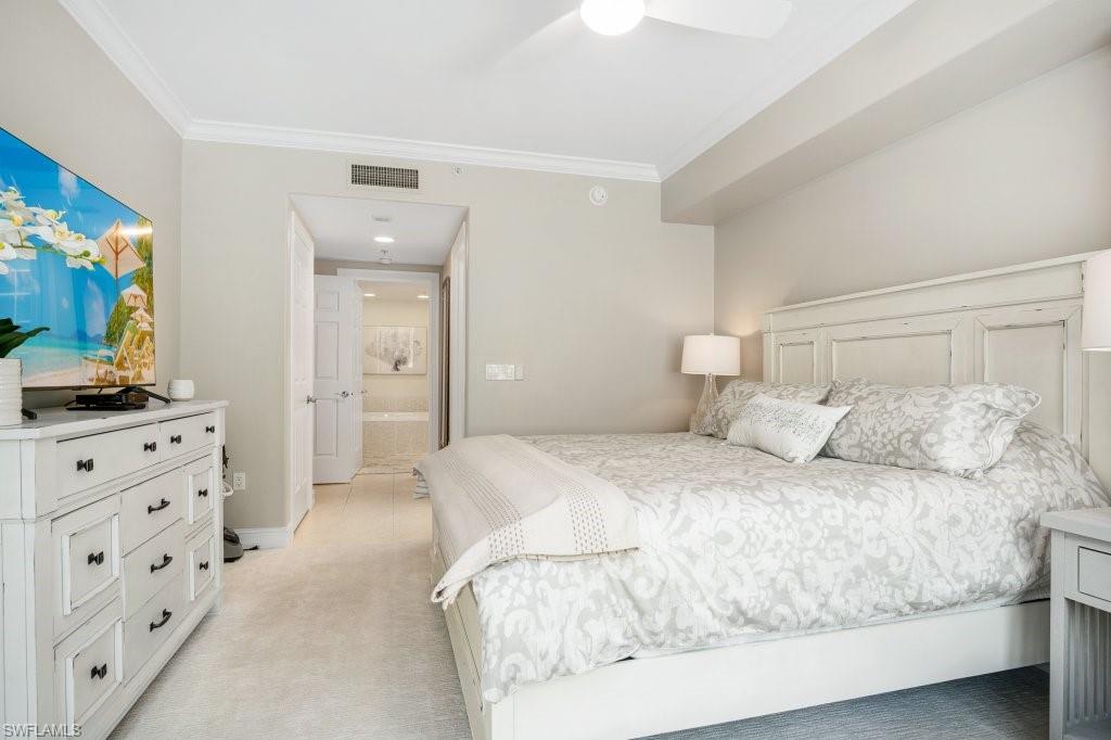 2728 Tiburon Blvd E # 203 Property Photo 15